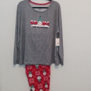 Secret Treasures Gray and Red Women Gnome Holiday Pajamas Set, (XL)